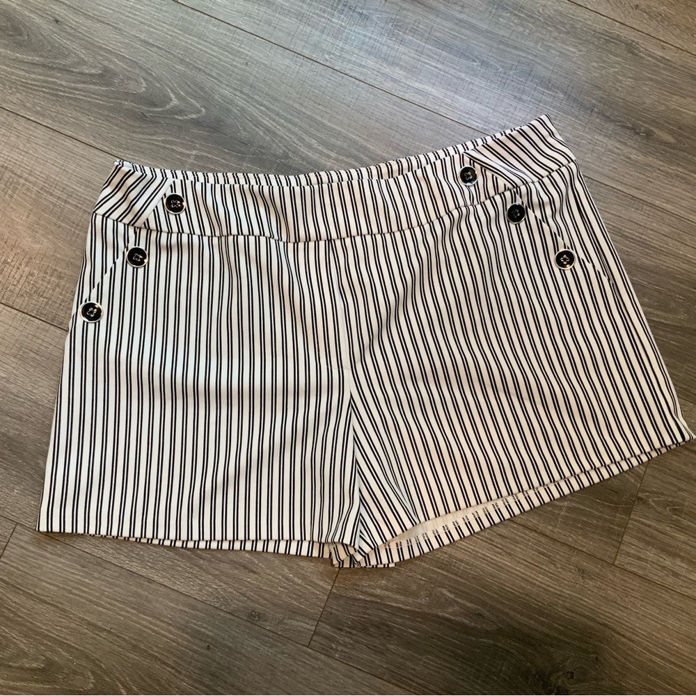 Cato Black & White Striped Women's Shorts Sz XL